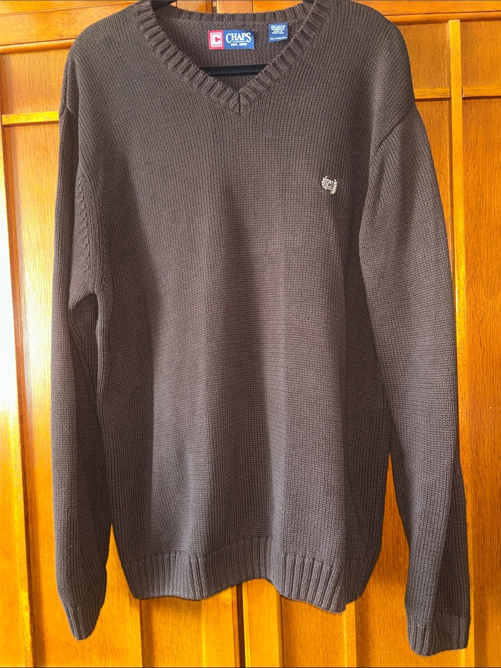 Chaps Men’s Dark Brown V-Neck Sweater
